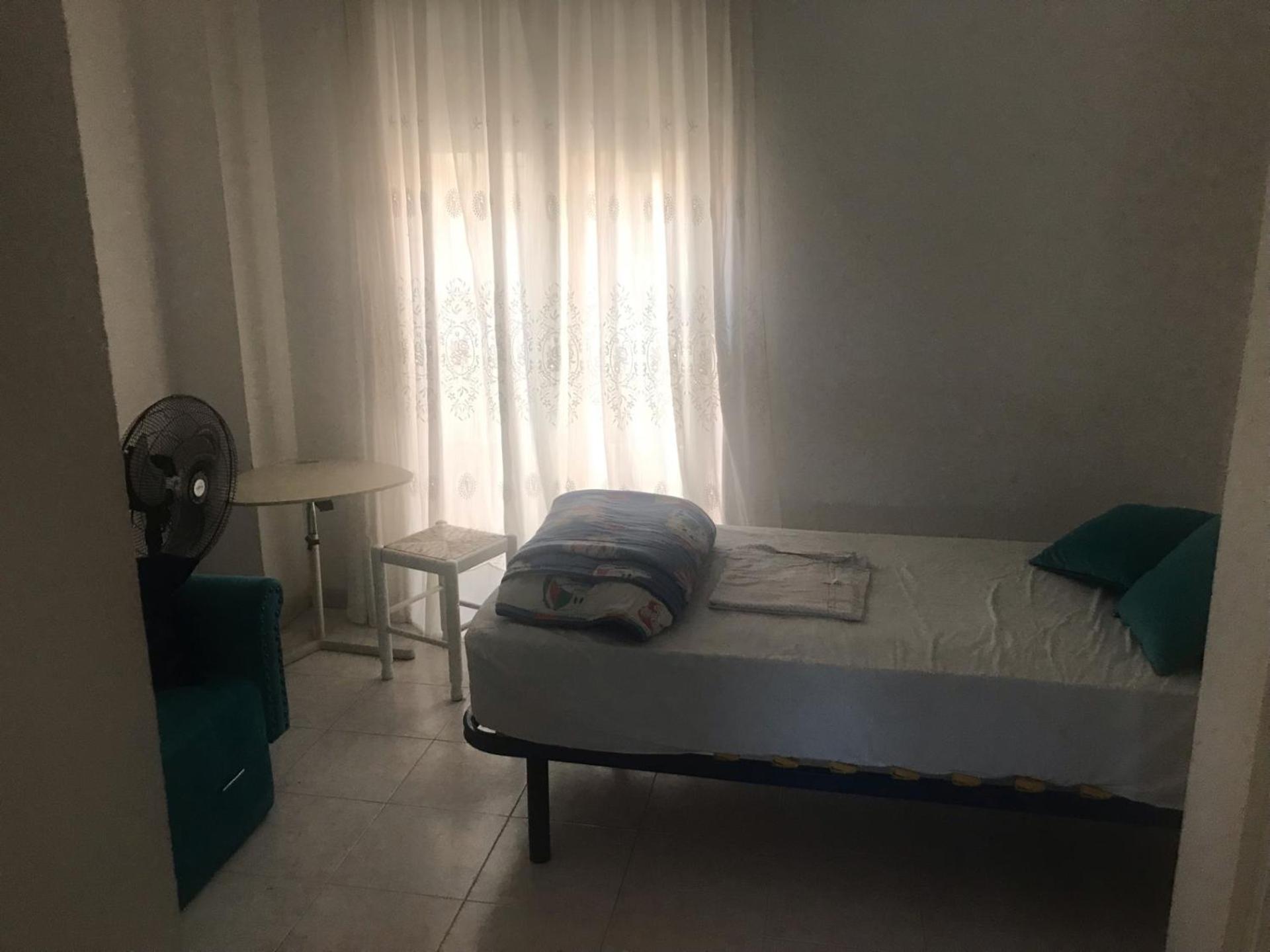Malaga Habitacion En Apartamento Carlos Haya Appartement Buitenkant foto