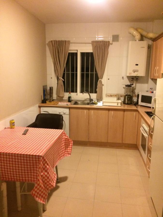 Malaga Habitacion En Apartamento Carlos Haya Appartement Buitenkant foto