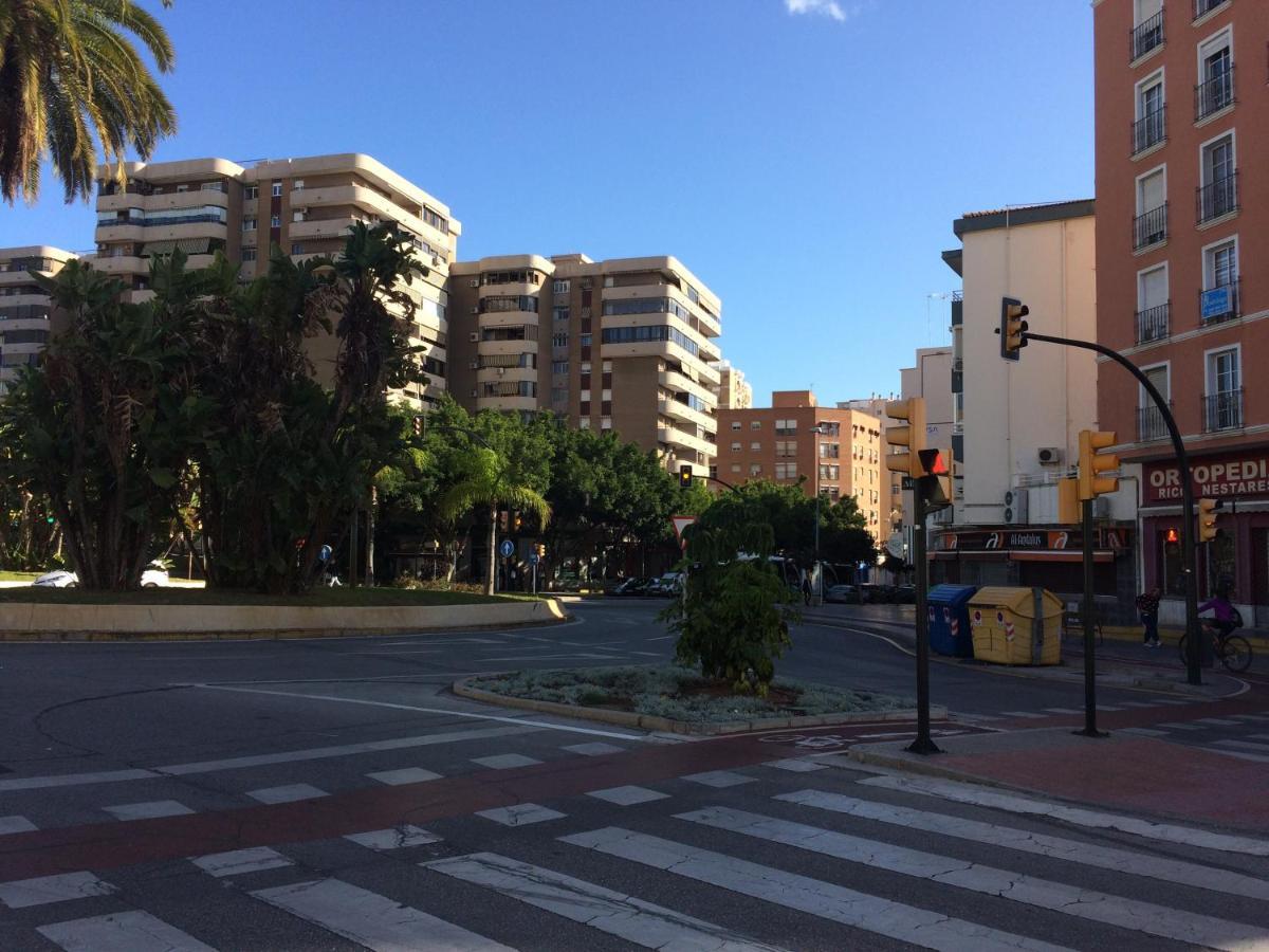 Malaga Habitacion En Apartamento Carlos Haya Appartement Buitenkant foto